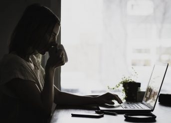 9 Surprising Ways to Stay Healthy when Working from Home