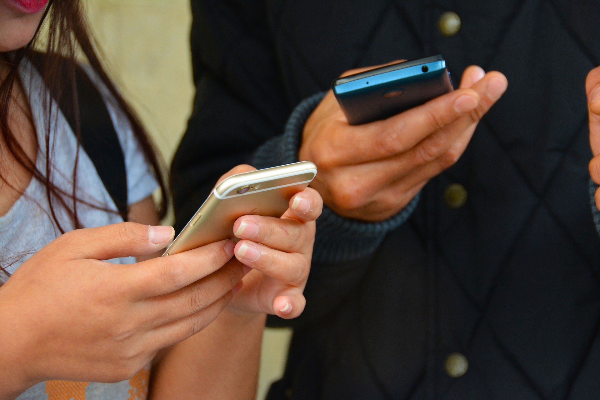 5 Ways a Smartphone Can Destroy Your Marital Life